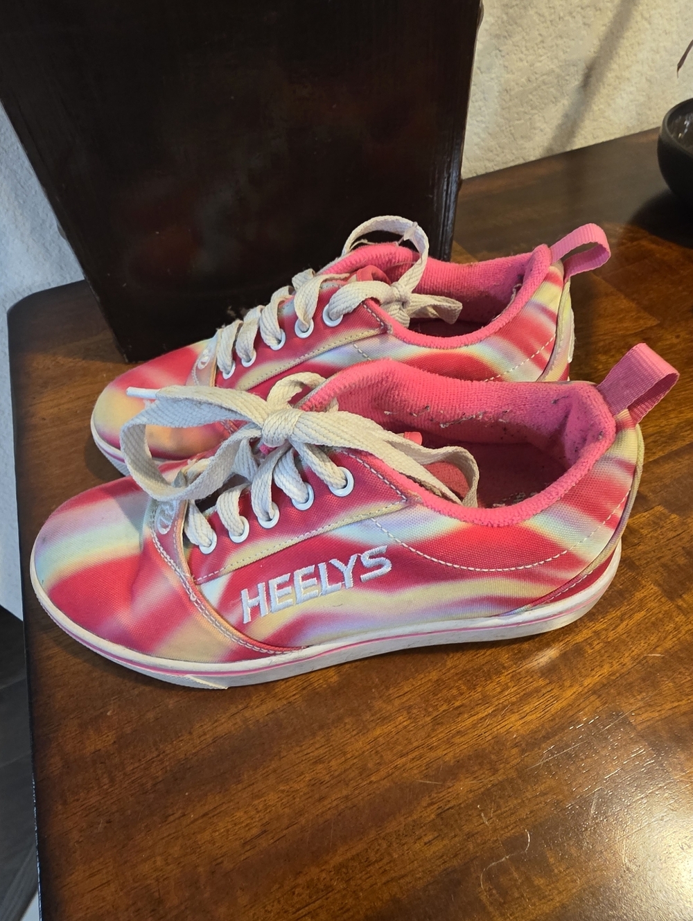 Heelys Pink‎ Rainbow Tie-Dye Skate  Size 3 Shoes - Picture 4 of 7